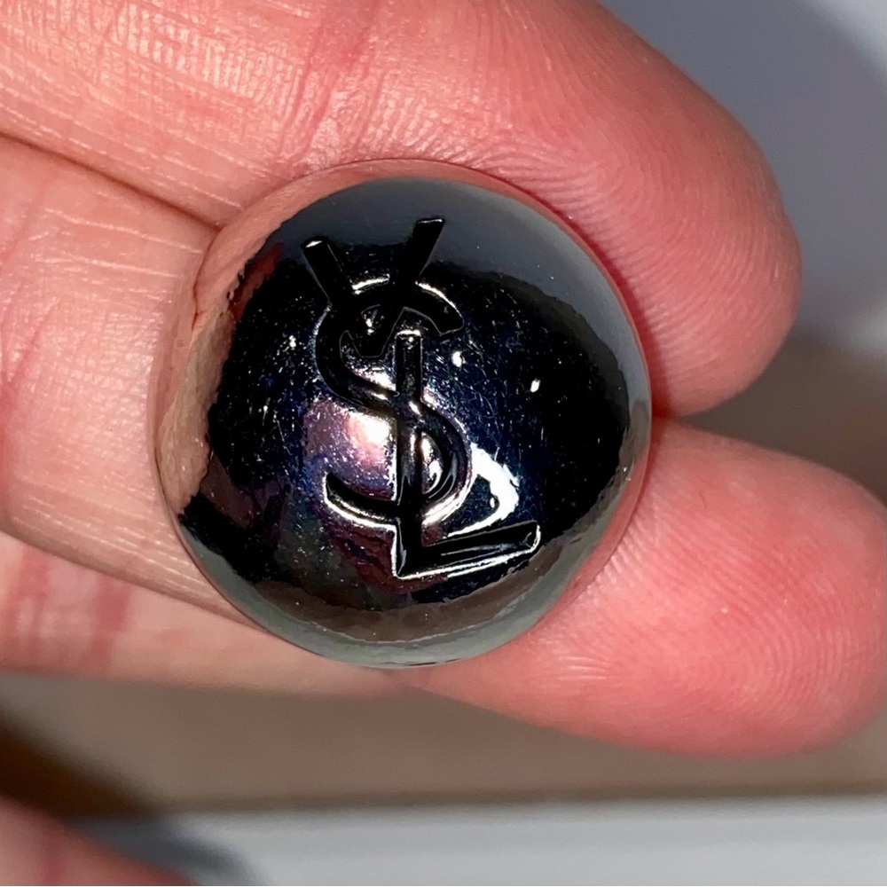 Fashion Earrings black in silver tone, buttons style - Picture 5 of 6